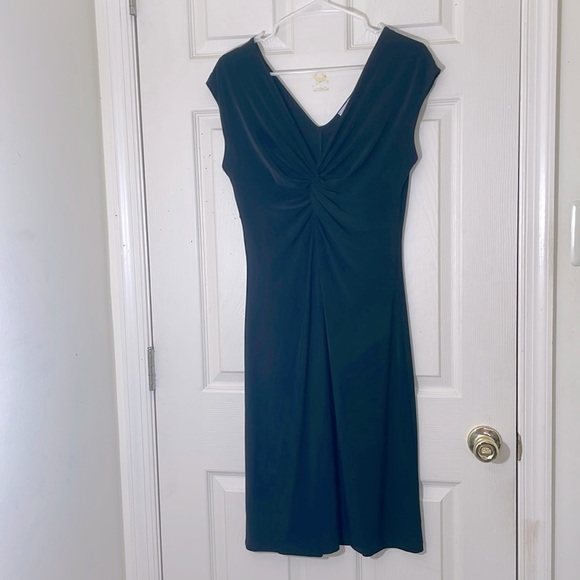 Beautiful Black Juniors Dress Size 11/12 - Picture 1 of 5